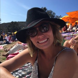 Meet your Posher, Andrea